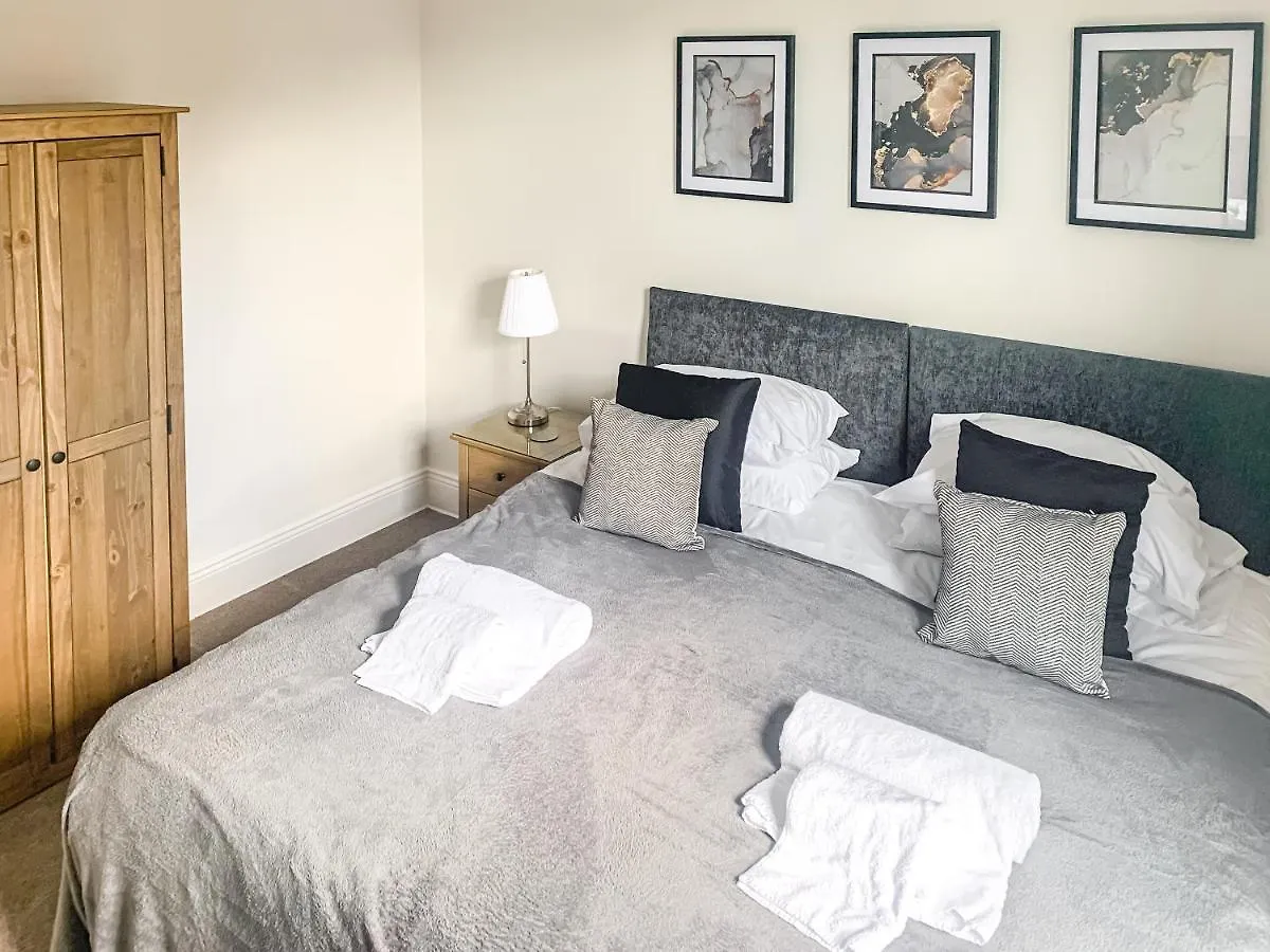 Cedar House - Quaint Victorian Home With Free Parking York 0*,