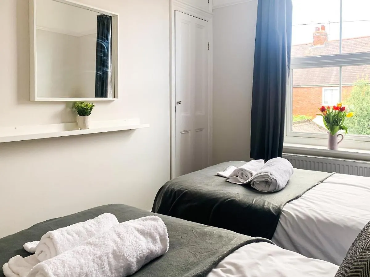 Apartamento Cedar House - Quaint Victorian Home With Free Parking York