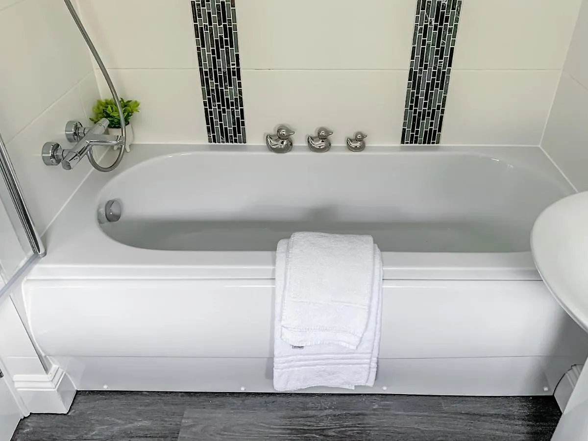 Apartamento Cedar House - Quaint Victorian Home With Free Parking York