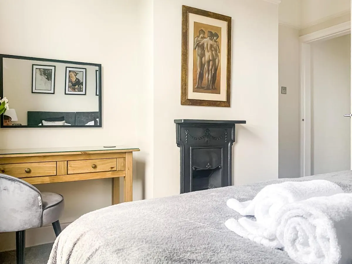 Apartamento Cedar House - Quaint Victorian Home With Free Parking York